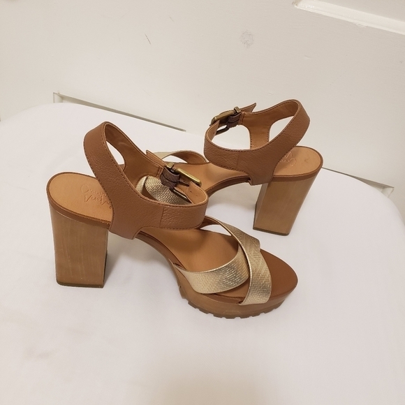 EUC Crown Vintage Goldtone & Beige LeatherPlatform Heels Size 9.5 - Picture 2 of 13